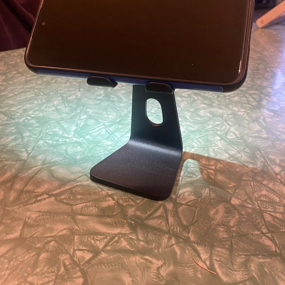 Heavy Duty Vintage Powder-Coated Black Steel “Podium” IPhone 3G Cell Phone Stand